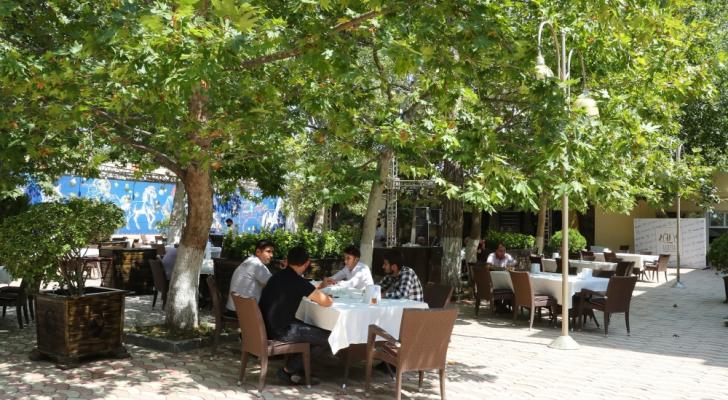 Açıq havada işləyən restoranlarda COVID-19 pasportu tələb ediləcək? - AÇIQLAMA