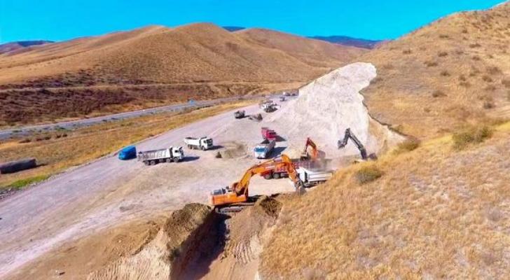 Talış kəndinə gedən yolda genişmiqyaslı tikinti işləri aparılır - FOTO