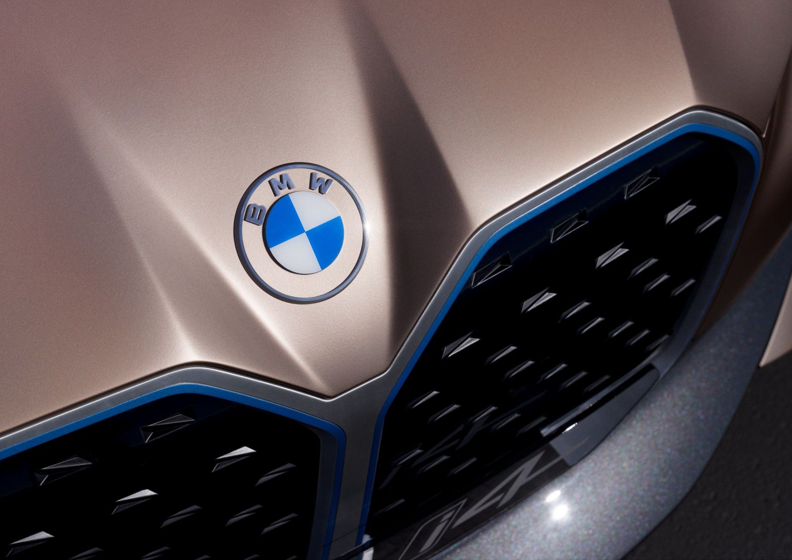 BMW Vyetnamda avtomobil istehsalına başlayır