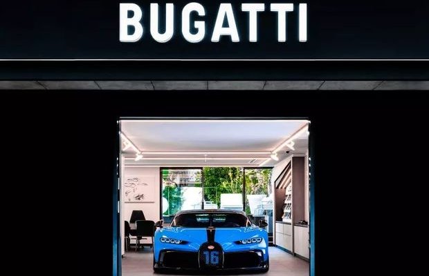 “Bugatti” loqotipini və brendin korporativ üslubunu yenilədi