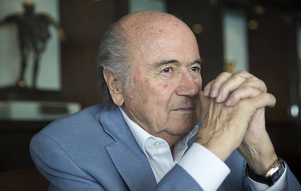 FIFA-nın sabiq prezidenti futbolu limonla müqayisə edib