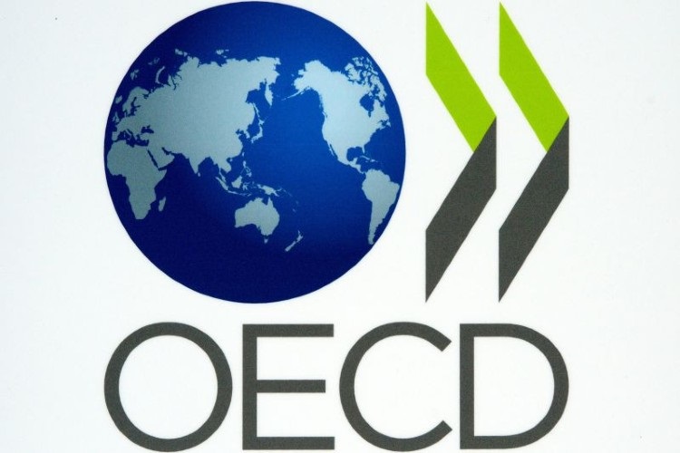 OECD ölkələrinin neft ehtiyatları ən aşağı göstəriciyə enib