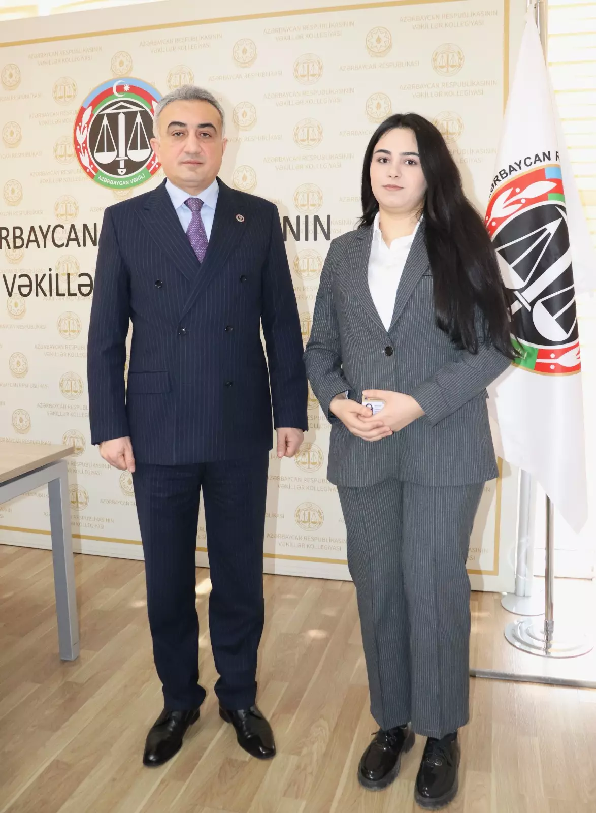 Vəkillər Kollegiyasının rəhbərliyi işə yeni qəbul edilən vəkil köməkçiləri ilə görüşüb - FOTO - Foto 2