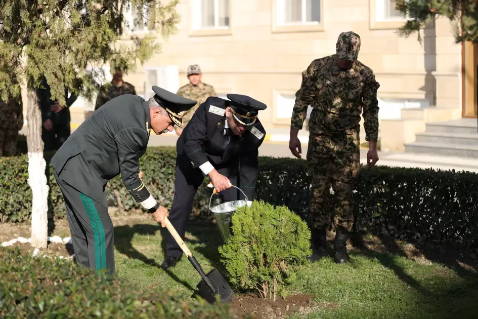 Hərbi prokuror DİN-in Daxili Qoşunlarının hərbi qulluqçuları ilə görüşüb - Foto 4