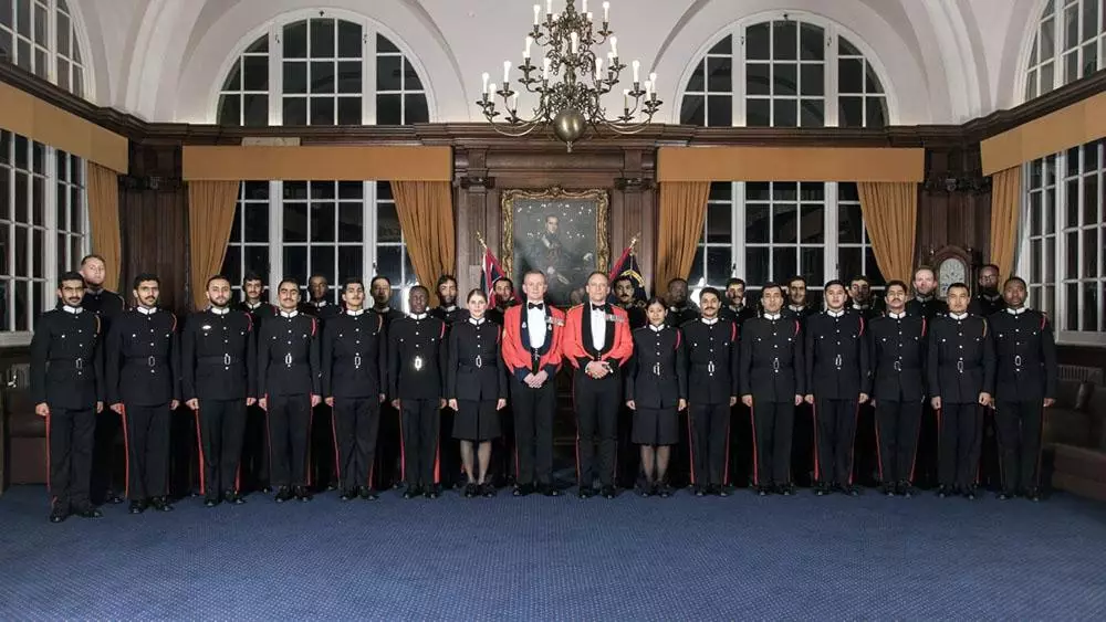 Azərbaycan Ordusunun hərbi qulluqçusu İngiltərədə təltif edilib - FOTO - Foto 2
