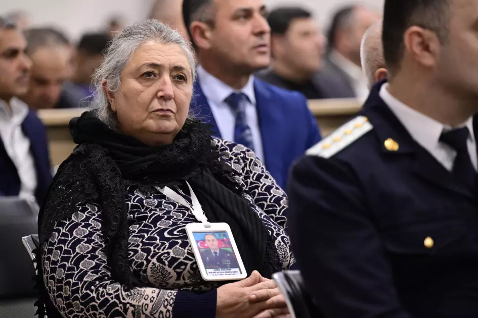 Müharibə və ağır cinayətlərdə təqsirləndirilən erməniəsilli şəxslərin məhkəməsi davam etdirilib - FOTO - Foto 5