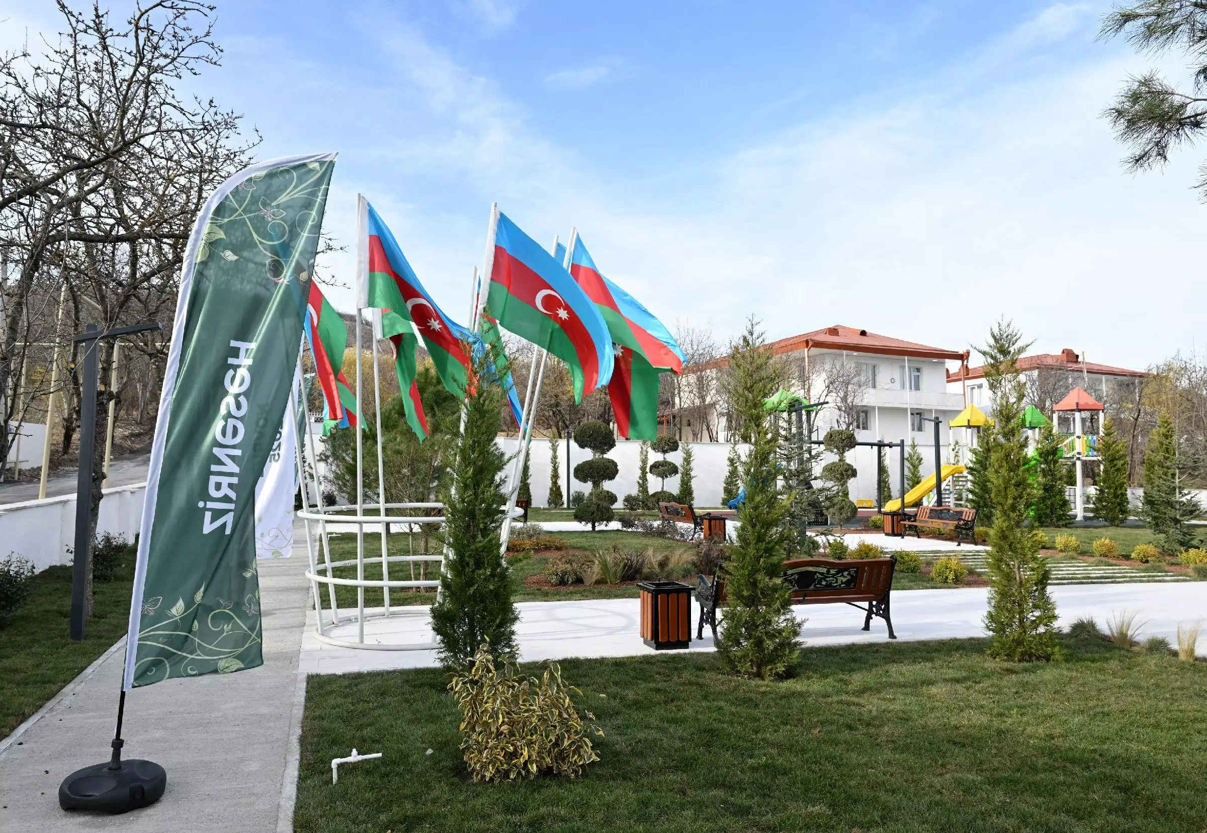 Prezident və xanımı Ağdərənin Həsənriz kəndində Novruz tonqalını alovlandırıblar - YENİLƏNİB+FOTO - Foto 16