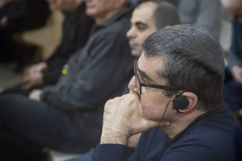 Zərərçəkmiş şəxs: Ermənistan ordusu kəndlərə hücum edir, insanları öldürür, girov götürür, onlara işgəncə verirdilər - MƏHKƏMƏ - Foto 18