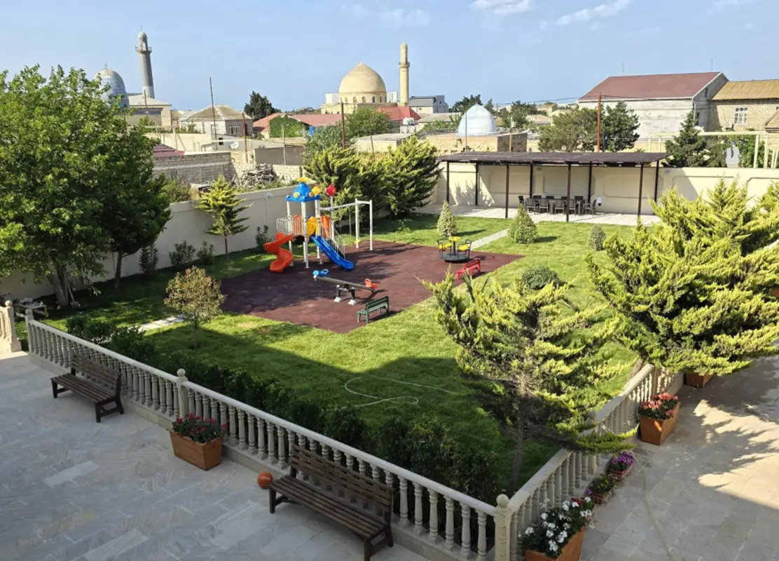 Leyla Əliyeva “Tut Əlimdən” Uşaqlar üçün Sosial Reabilitasiya Mərkəzi ilə tanış olub - FOTO - Foto 3
