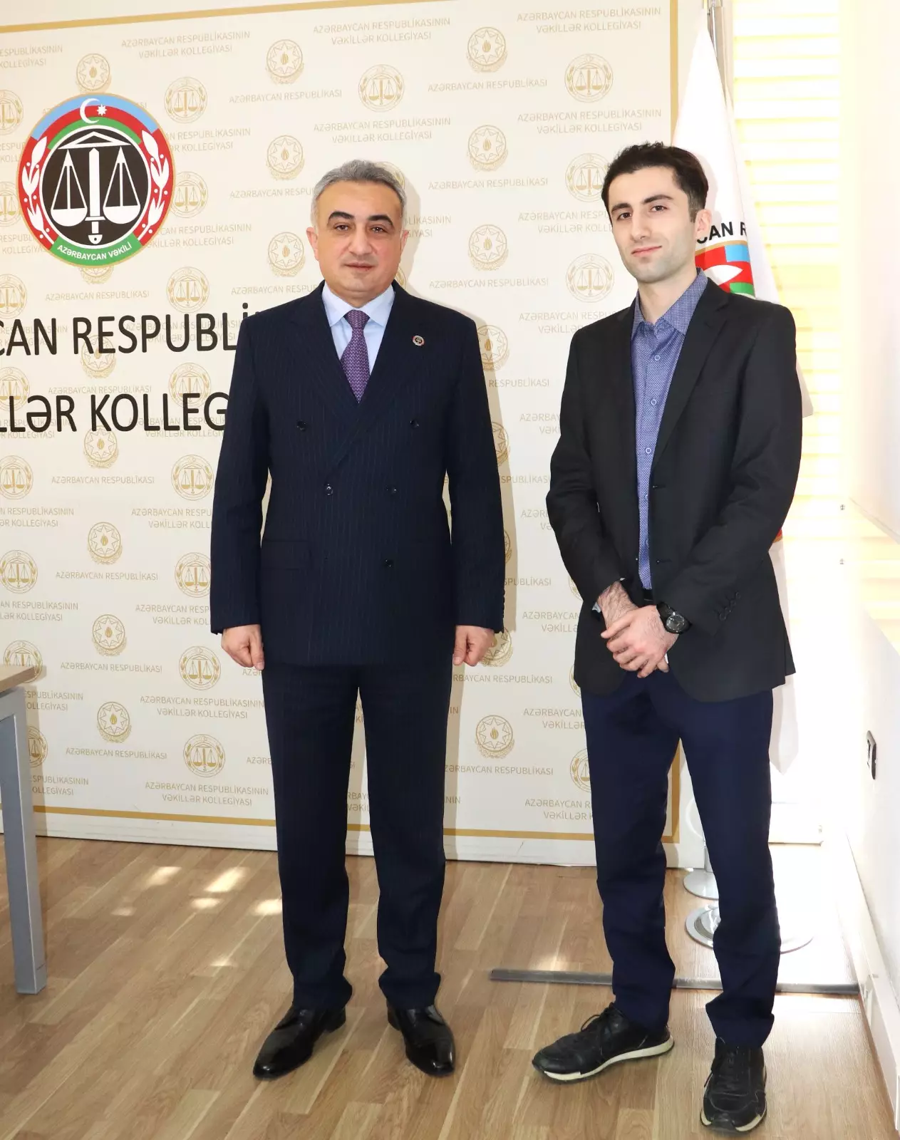 Vəkillər Kollegiyasının rəhbərliyi işə yeni qəbul edilən vəkil köməkçiləri ilə görüşüb - FOTO - Foto 4