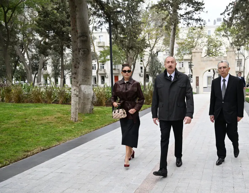 Prezident və birinci xanım Nərimanov rayonunda salınan yeni parkın açılışında iştirak ediblər - Foto 8