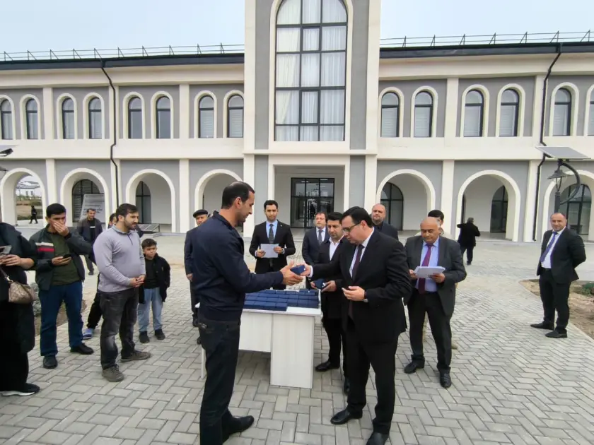 Böyük Qayıdış: Ağdamın Xıdırlı kəndində daha 50 ailəyə mənzillərin açarları təqdim olunub - FOTO - Foto 2