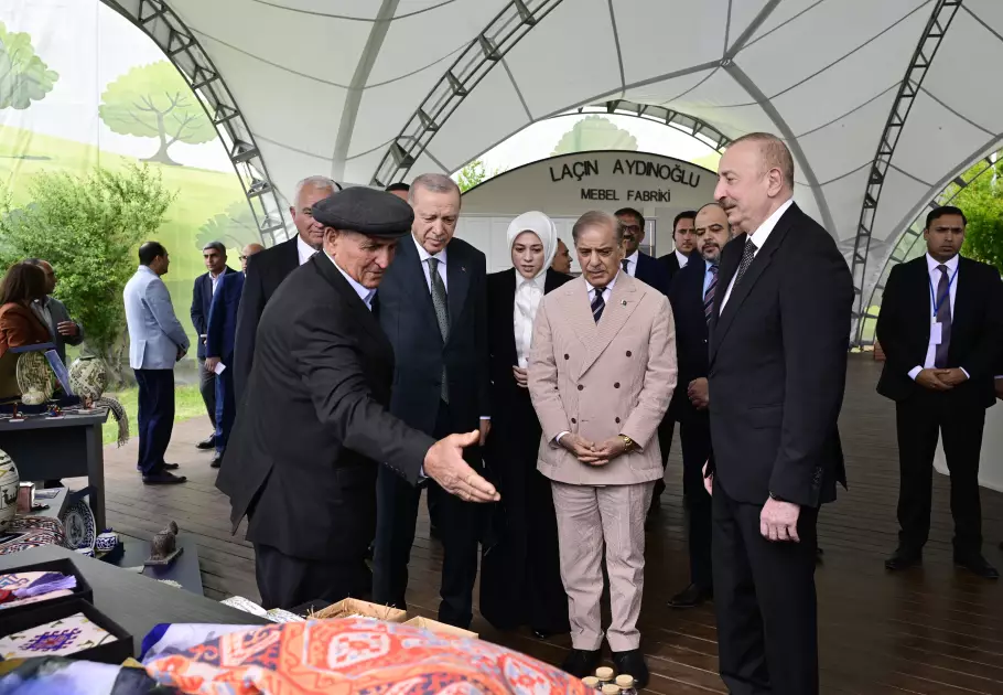 Azərbaycan və Türkiyə prezidentləri, Pakistanın Baş naziri Laçın şəhərində seyrəngahda olublar - FOTO - Foto 13