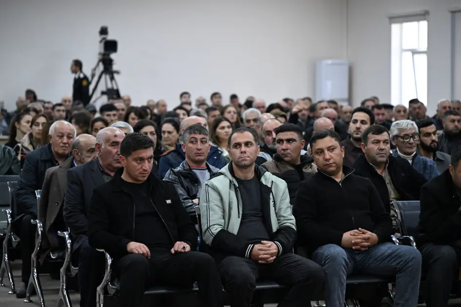 Ruben Vardanyanın məhkəməsində zərərçəkmiş şəxslərin ifadələri dinlənilib - FOTO - Foto 2
