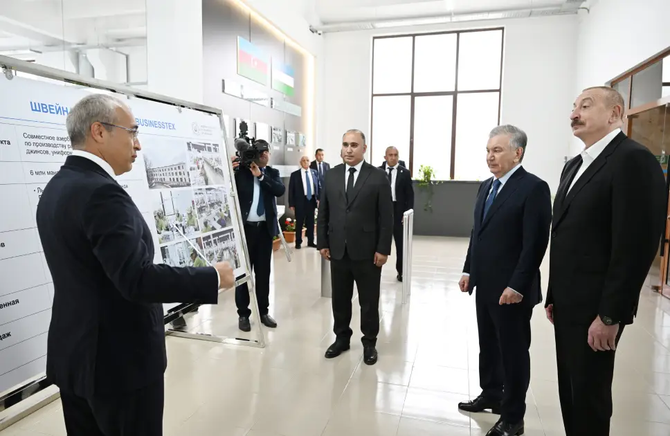 Azərbaycan və Özbəkistan prezidentləri Xankəndidəki “Businesstex JV” tikiş fabrikinin fəaliyyəti ilə tanış olublar - Foto 11
