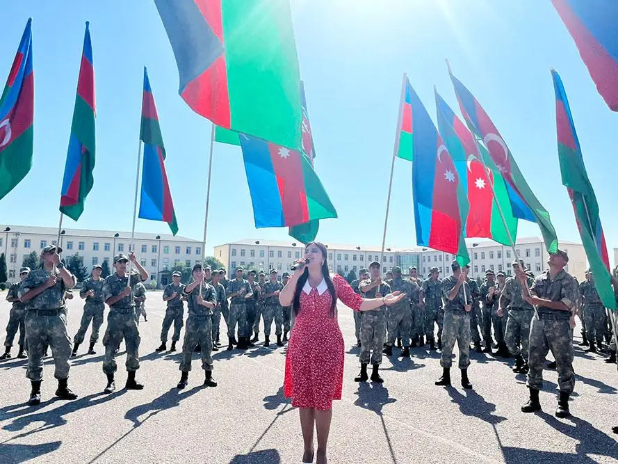 Azərbaycan Ordusunda Silahlı Qüvvələr Günü münasibətilə silsilə tədbirlər keçirilib - Foto 2
