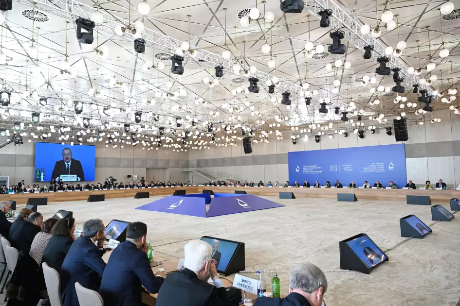 Prezident İlham Əliyev XII Qlobal Bakı Forumunun açılış mərasimində çıxış edib - YENİLƏNİB-3 - Foto 8