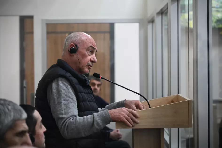 Zərərçəkmiş şəxs: Ermənistan ordusu kəndlərə hücum edir, insanları öldürür, girov götürür, onlara işgəncə verirdilər - MƏHKƏMƏ - Foto 11