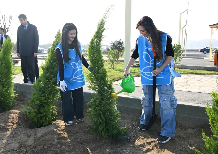 Leyla Əliyeva Qaradağda yeni parkın açılışında iştirak edib - FOTO - Foto 4