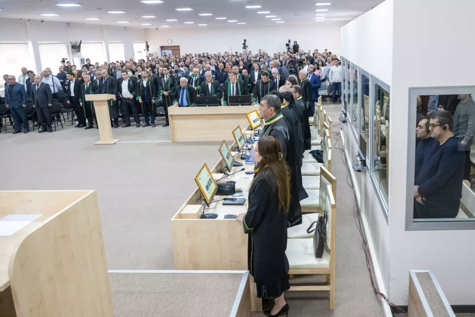 Zərərçəkmiş şəxs: Ermənistan ordusu kəndlərə hücum edir, insanları öldürür, girov götürür, onlara işgəncə verirdilər - MƏHKƏMƏ - Foto 15