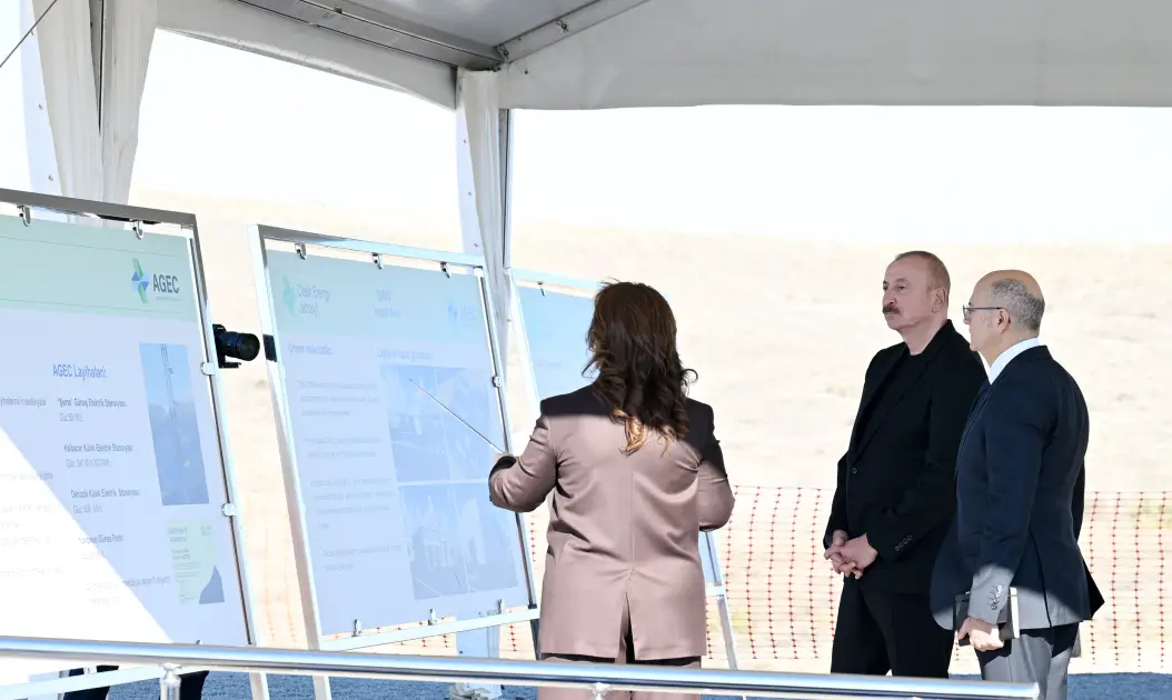 İlham Əliyev Cəbrayılın Şahvəlli kəndində "Şəms" və "Üfüq" Günəş Elektrik stansiyalarının təməlini qoyub - Foto 4