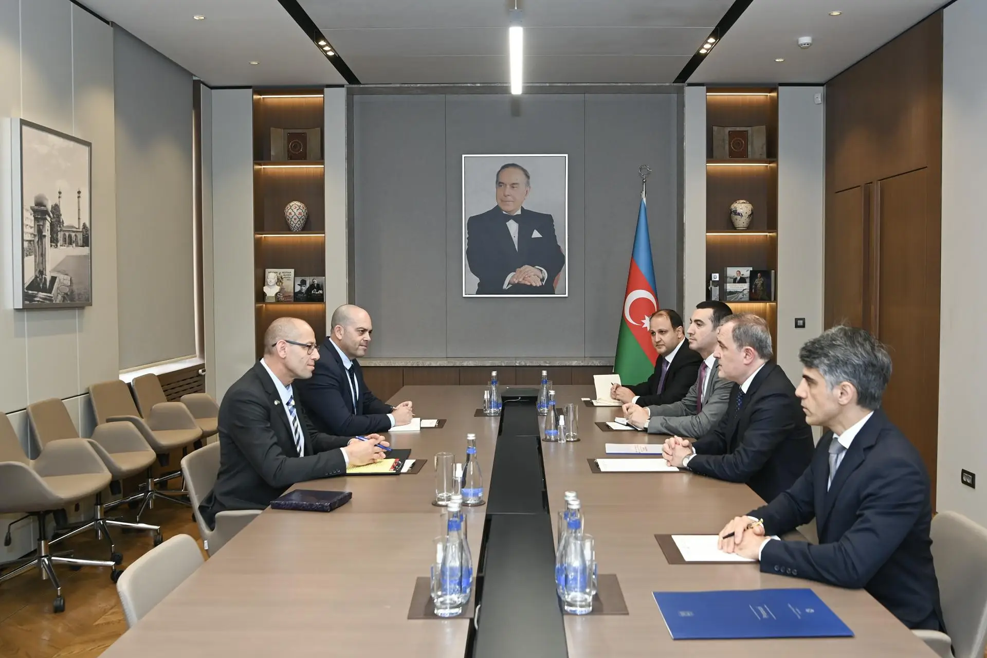 İsrailin yeni səfiri etimadnaməsinin surətini Ceyhun Bayramova təqdim edib - FOTO - Foto 3