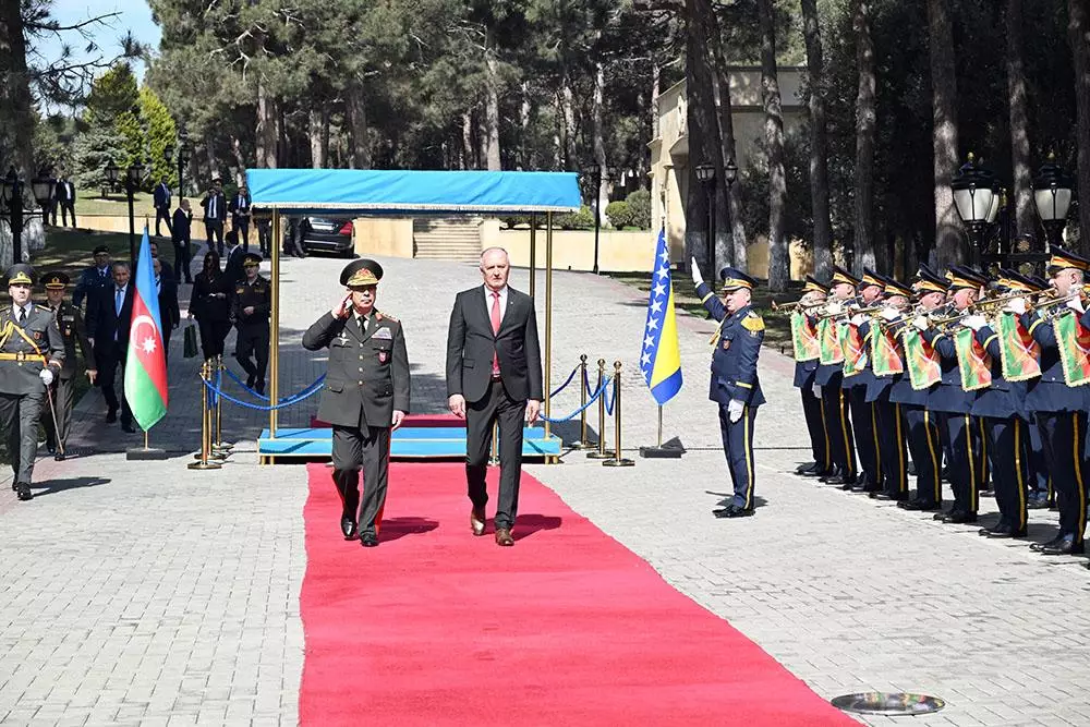 Azərbaycan ilə Bosniya və Herseqovina arasında hərbi əməkdaşlıq məsələləri müzakirə edilib -FOTO/VİDEO - Foto 5