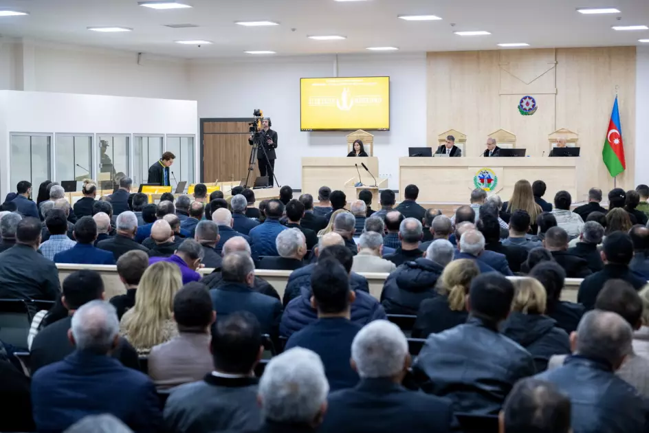 Ruben Vardanyanın məhkəməsində zərərçəkmiş şəxslər ifadə verib - FOTO - Foto 7