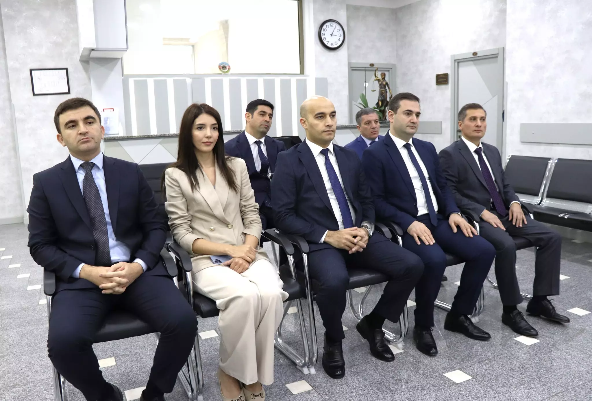 Vəkillər Kollegiyasının rəhbərliyi yeni hakim təyin olunan vəkilləri təbrik və təltif edib - FOTO - Foto 3
