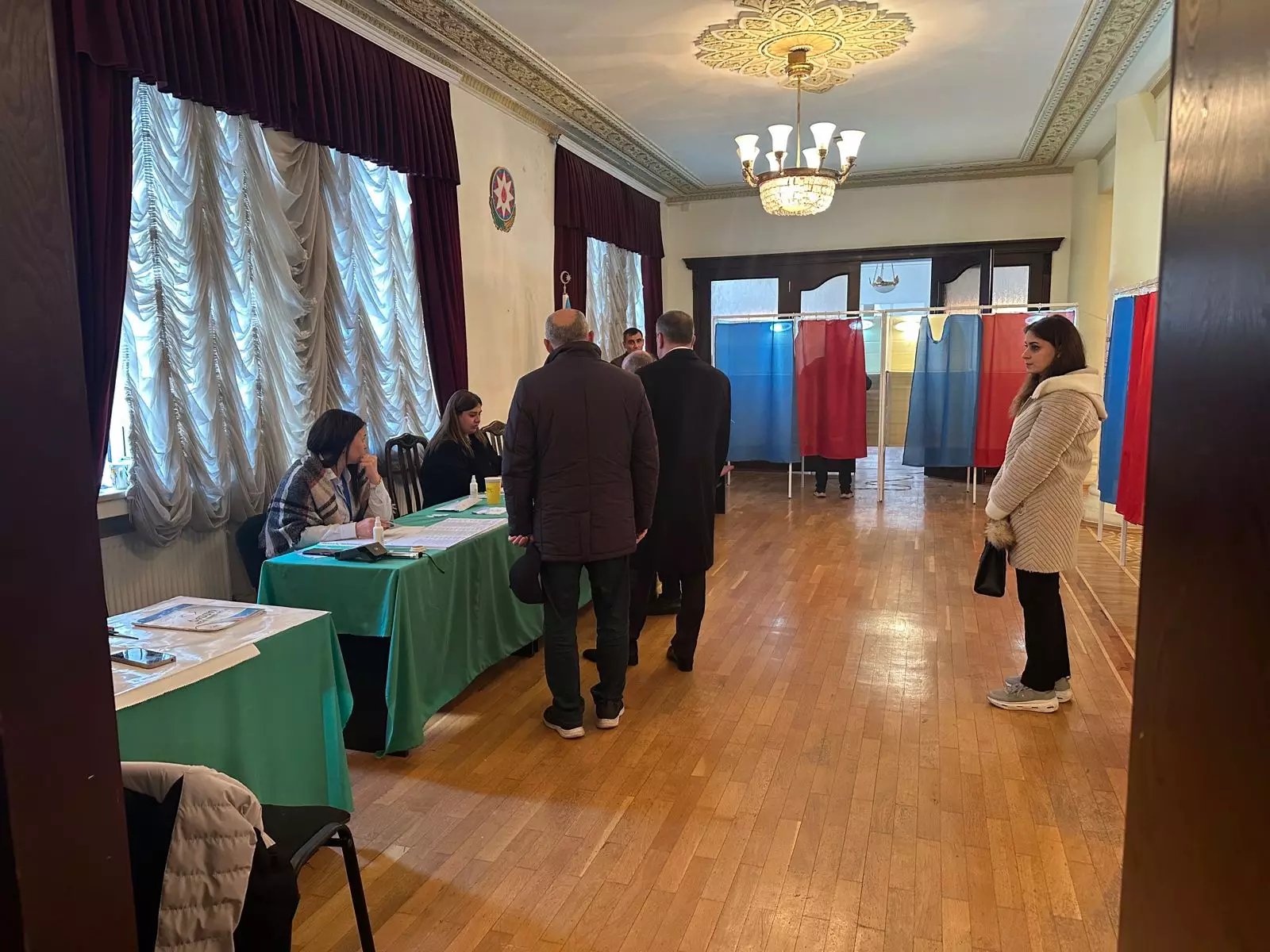 Ombudsman bələdiyyə seçkilərində aparılmış müşahidələr barədə mediaya açıqlama verib - FOTO - Foto 4