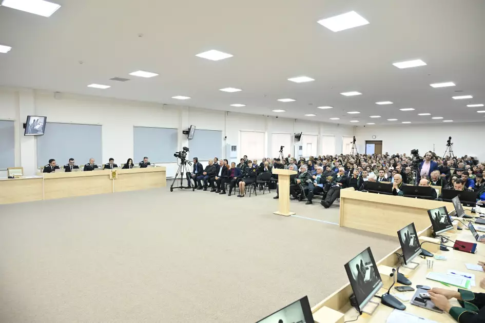 Laçın sakini olan zərərçəkmiş şəxs: İşğala qədər bizim kənd mütəmadi olaraq Ermənistan tərəfindən atəşə tutulurdu - MƏHKƏMƏ - Foto 4