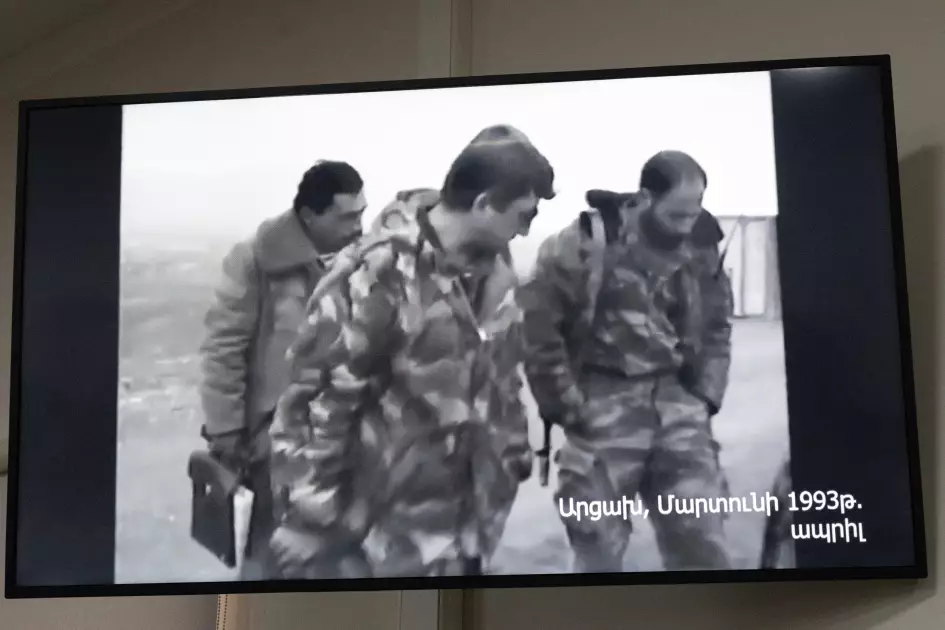 Laçın sakini olan zərərçəkmiş şəxs: İşğala qədər bizim kənd mütəmadi olaraq Ermənistan tərəfindən atəşə tutulurdu - MƏHKƏMƏ - Foto 3