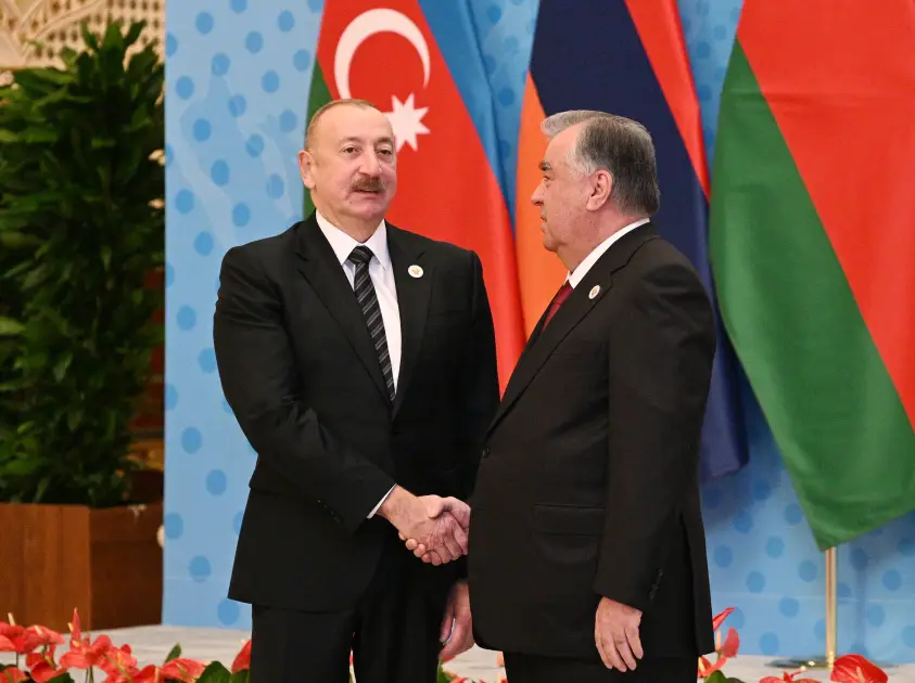 İlham Əliyev MDB Dövlət Başçıları Şurasının iclasında iştirak etmək üçün Düşənbədəki "Millət" sarayına gəlib - Foto 2