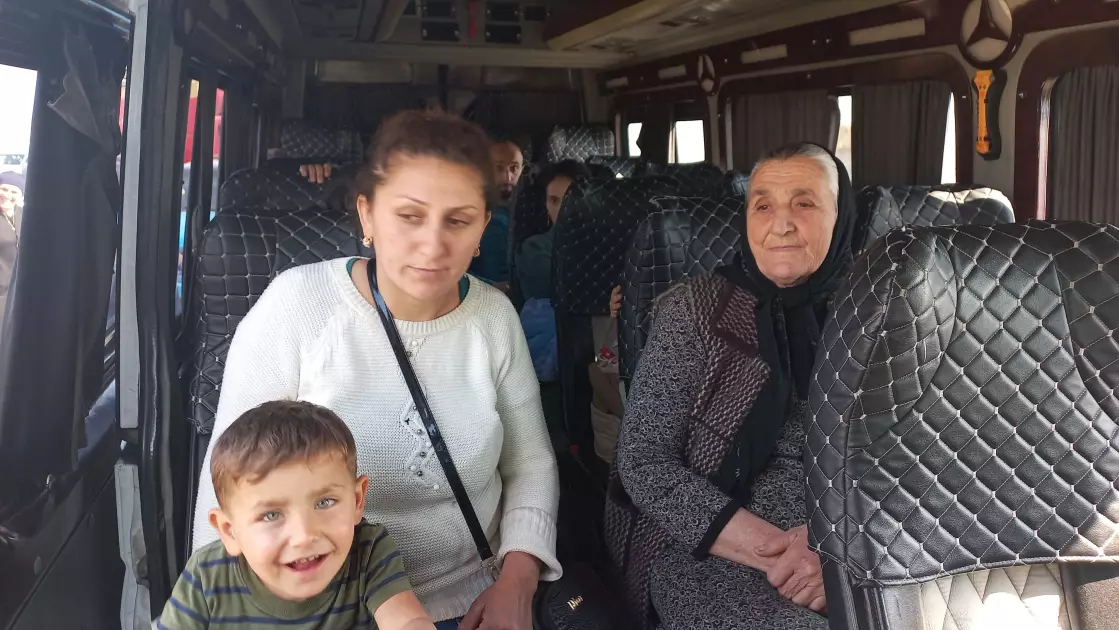Növbəti köç karvanı Xocalının Ballıca kəndinə çatıb - YENİLƏNİB - Foto 3