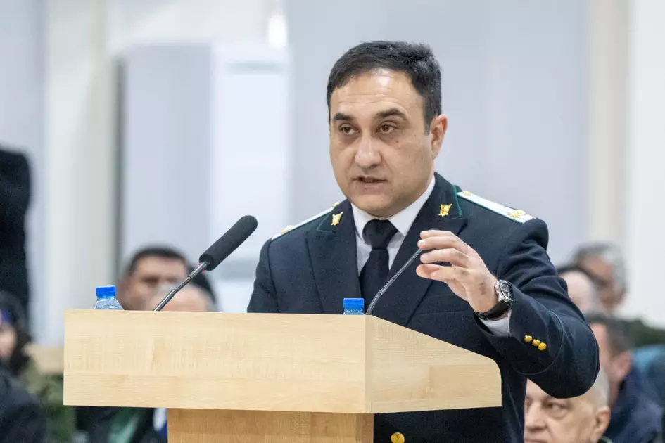 Müharibə və digər ağır cinayətlərdə təqsirləndirilən erməniəsilli şəxslərin məhkəməsi davam etdirilib - FOTO - Foto 7