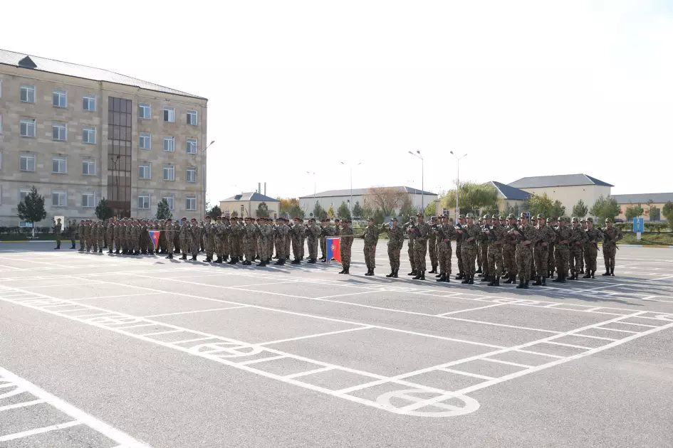 Hərbi prokuror DİN-in Daxili Qoşunlarının hərbi qulluqçuları ilə görüşüb - Foto 7