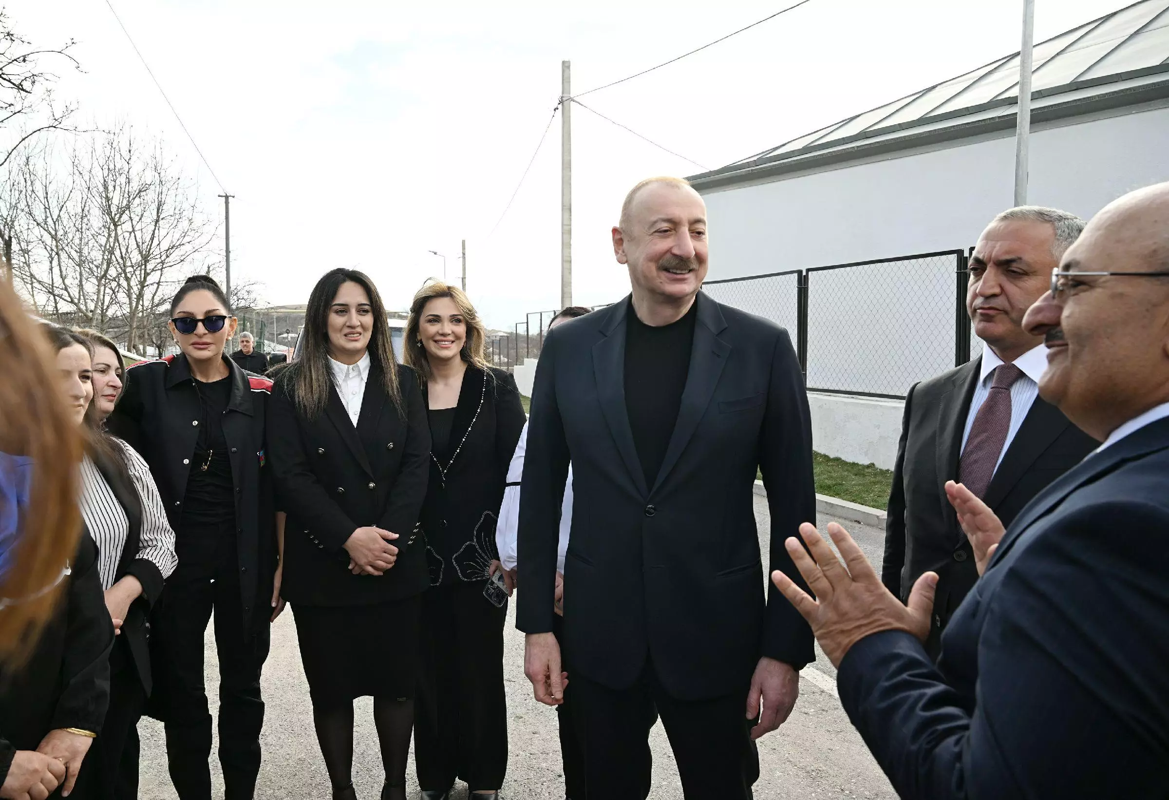 Prezident və xanımı Ağdərənin Həsənriz kəndində Novruz tonqalını alovlandırıblar - YENİLƏNİB+FOTO - Foto 10