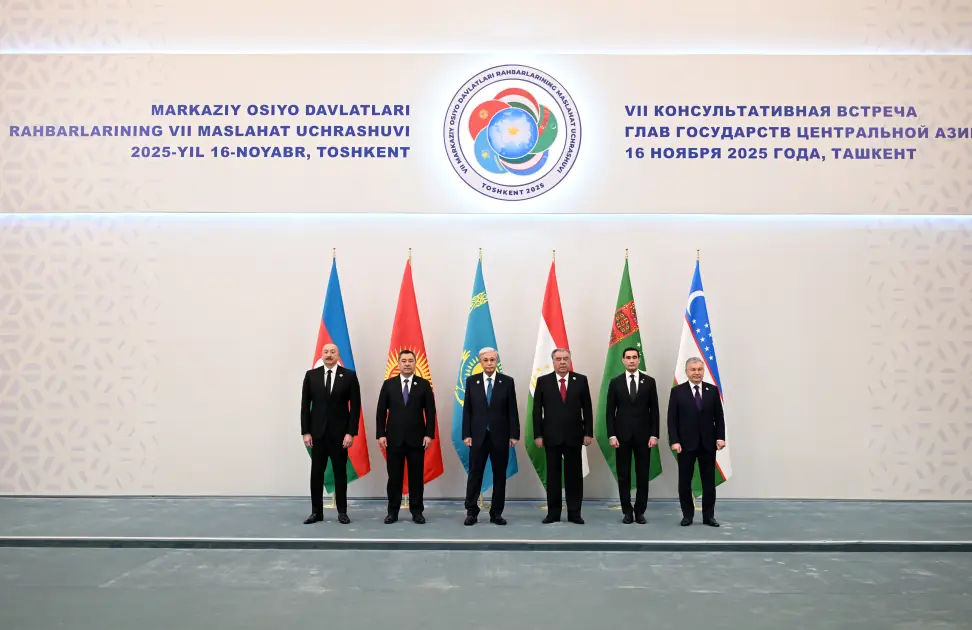Prezident İlham Əliyev Daşkənddəki Konqres Mərkəzinə gəlib - FOTO - Foto 3