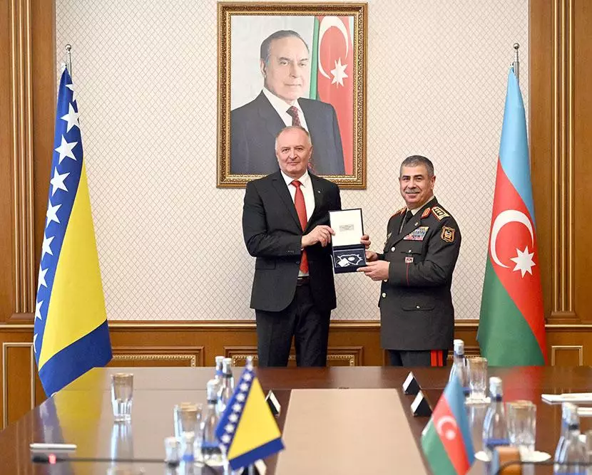 Azərbaycan ilə Bosniya və Herseqovina arasında hərbi əməkdaşlıq məsələləri müzakirə edilib -FOTO/VİDEO - Foto 6
