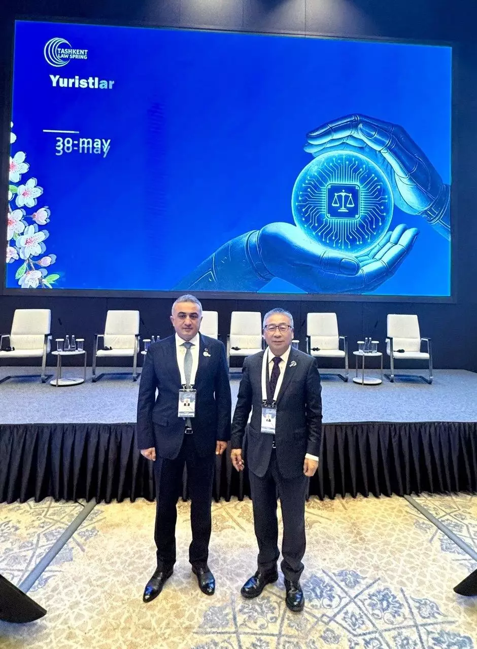 Vəkillər Kollegiyasının rəhbərliyi Özbəkistanda Beynəlxalq Hüquq Forumunda iştirak edib - FOTO - Foto 7