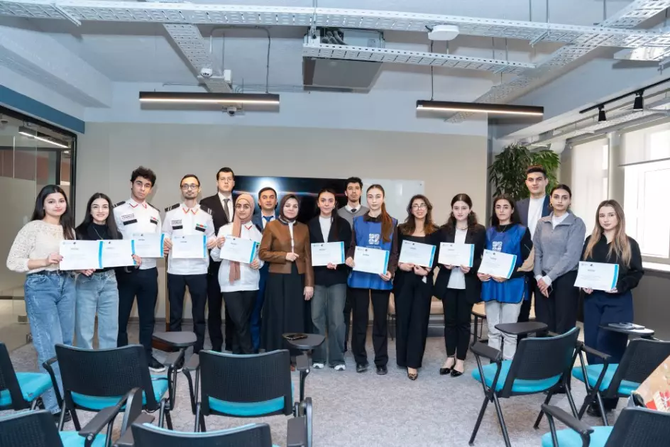 “Media savadlılığı” Həftəsi çərçivəsində könüllülər üzrə məsul şəxslər üçün təlim keçilib - FOTO - Foto 5