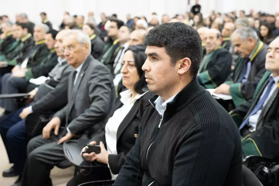Azərbaycan xalqına qarşı çoxsaylı cinayətlərin törədilməsində təqsirləndirilən şəxslərin məhkəməsi davam etdirilir - FOTO - Foto 7