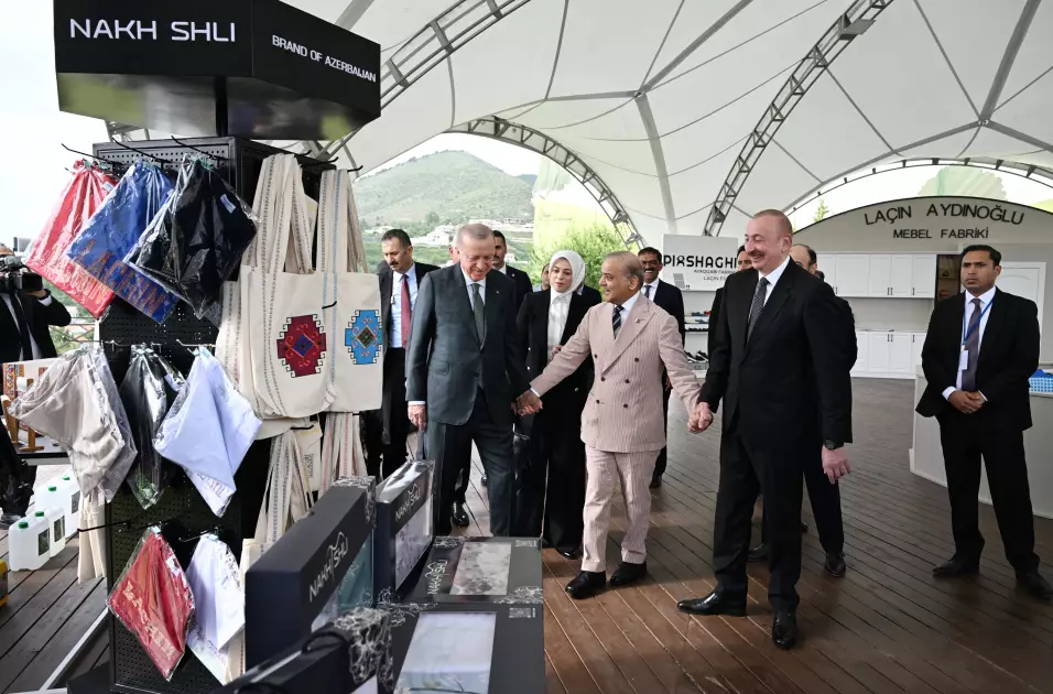 Azərbaycan və Türkiyə prezidentləri, Pakistanın Baş naziri Laçın şəhərində seyrəngahda olublar - FOTO - Foto 7