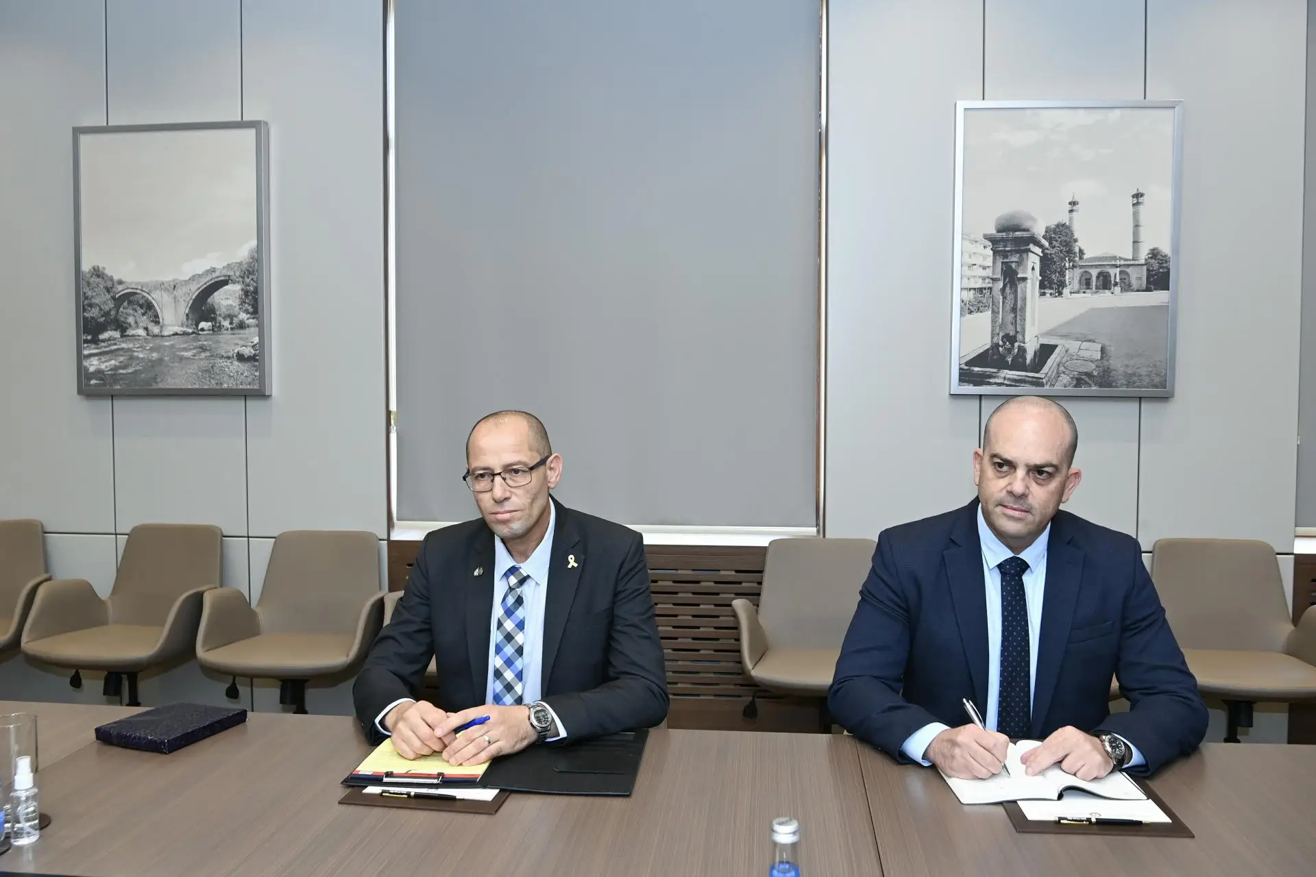 İsrailin yeni səfiri etimadnaməsinin surətini Ceyhun Bayramova təqdim edib - FOTO - Foto 2