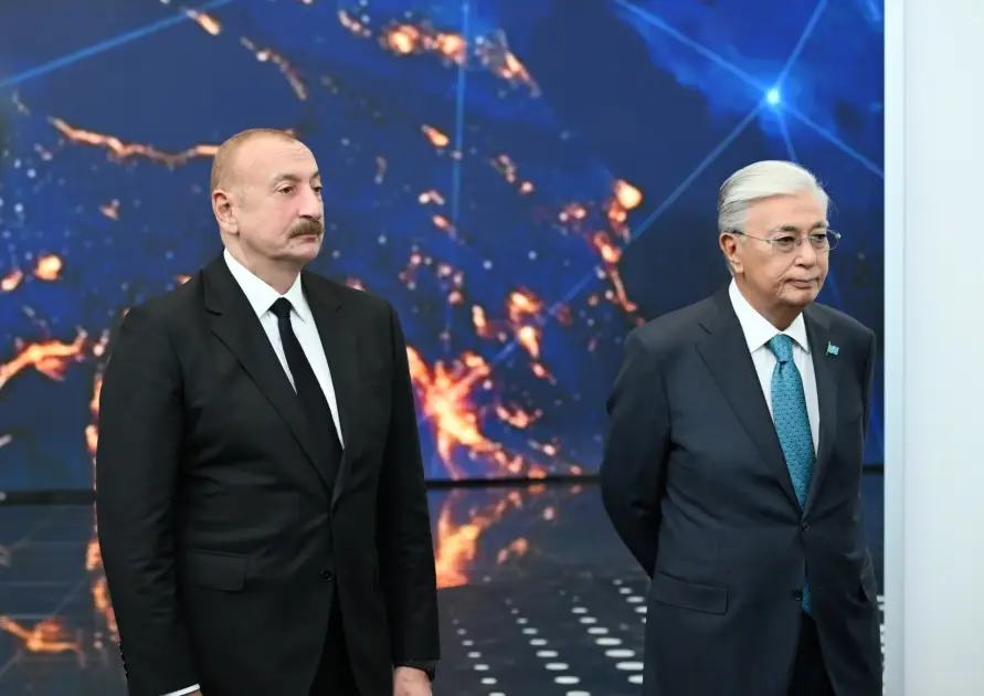 Azərbaycan və Qazaxıstan prezidentləri "Alem.ai" Beynəlxalq Süni İntellekt Mərkəzində olublar - Foto 11