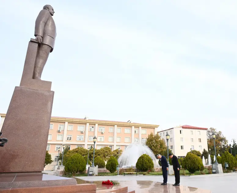 PA rəhbəri Naxçıvanda Azərbaycan Prezidentinin səlahiyyətli nümayəndəsini ictimaiyyətə təqdim edib - FOTO - Foto 5