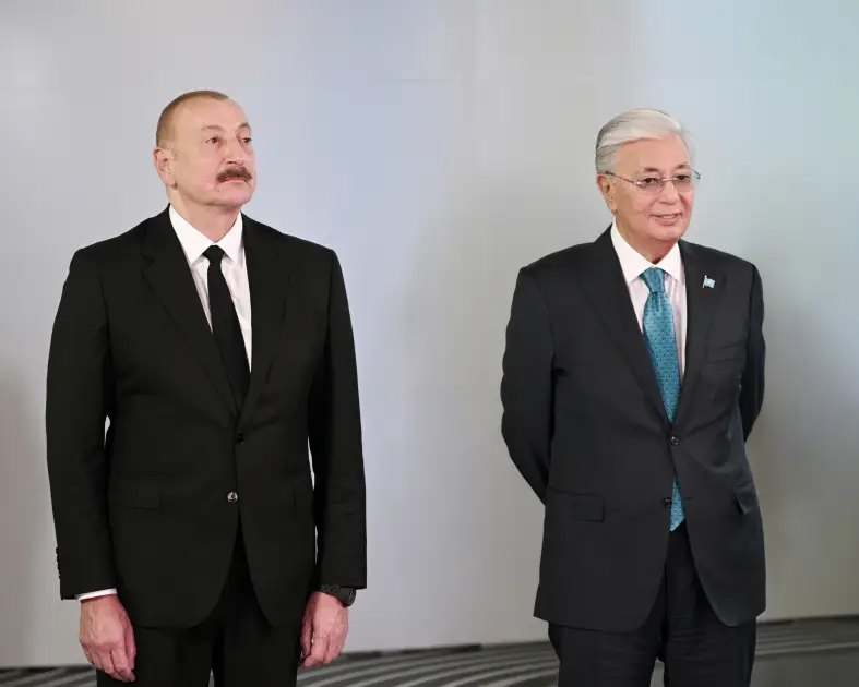 Azərbaycan və Qazaxıstan prezidentləri "Alem.ai" Beynəlxalq Süni İntellekt Mərkəzində olublar - Foto 3