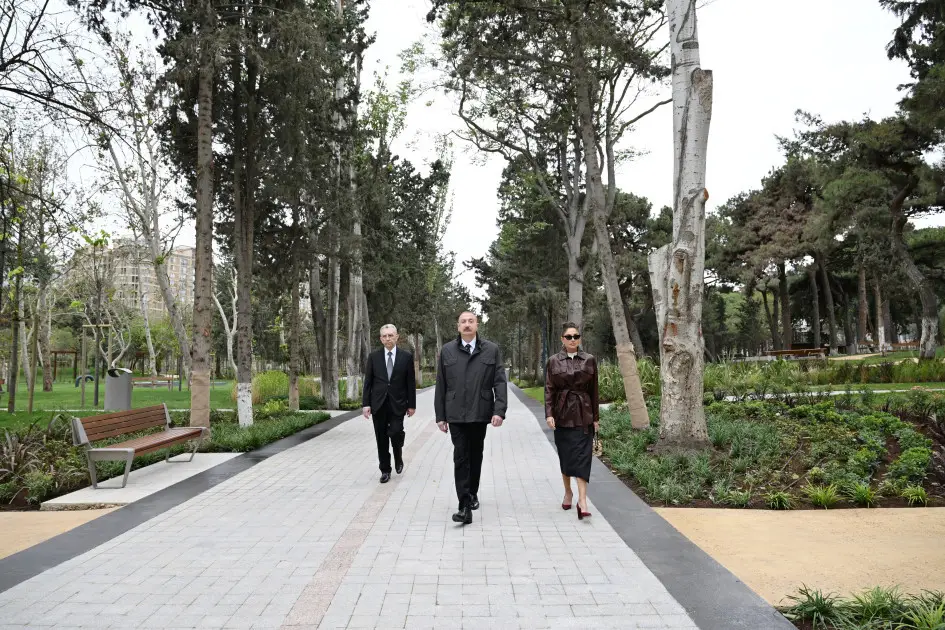 Prezident və birinci xanım Nərimanov rayonunda salınan yeni parkın açılışında iştirak ediblər - Foto 3