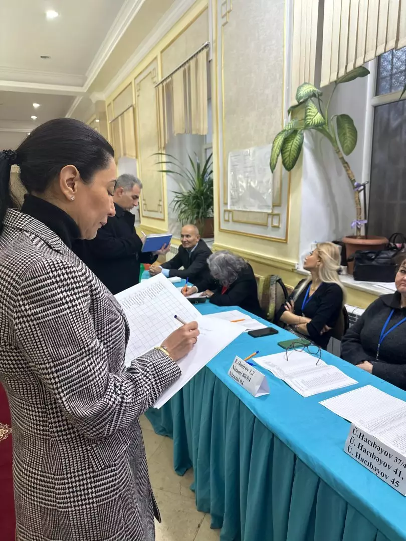 Ombudsman bələdiyyə seçkilərində aparılmış müşahidələr barədə mediaya açıqlama verib - FOTO - Foto 5