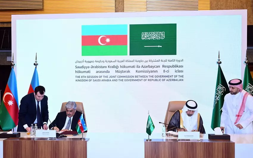 Azərbaycanla Səudiyyə Ərəbistanı hökumətləri arasında anlaşma memorandumları imzalanıb - FOTO - Foto 5